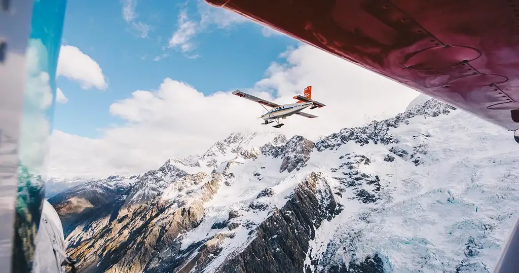 Scenic Ski Plane Flight Over the Southern Alps
