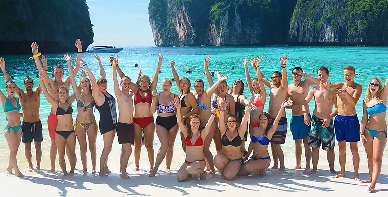 Thailand tour deals – explore Bangkok’s famous temples and canals